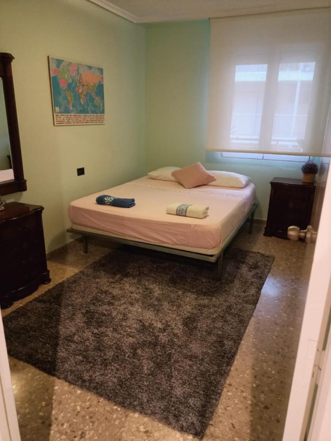 Private Room In A Shared Flat In Castellon 卡斯特利翁-德拉普拉纳 外观 照片