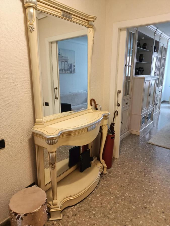 Private Room In A Shared Flat In Castellon 卡斯特利翁-德拉普拉纳 外观 照片