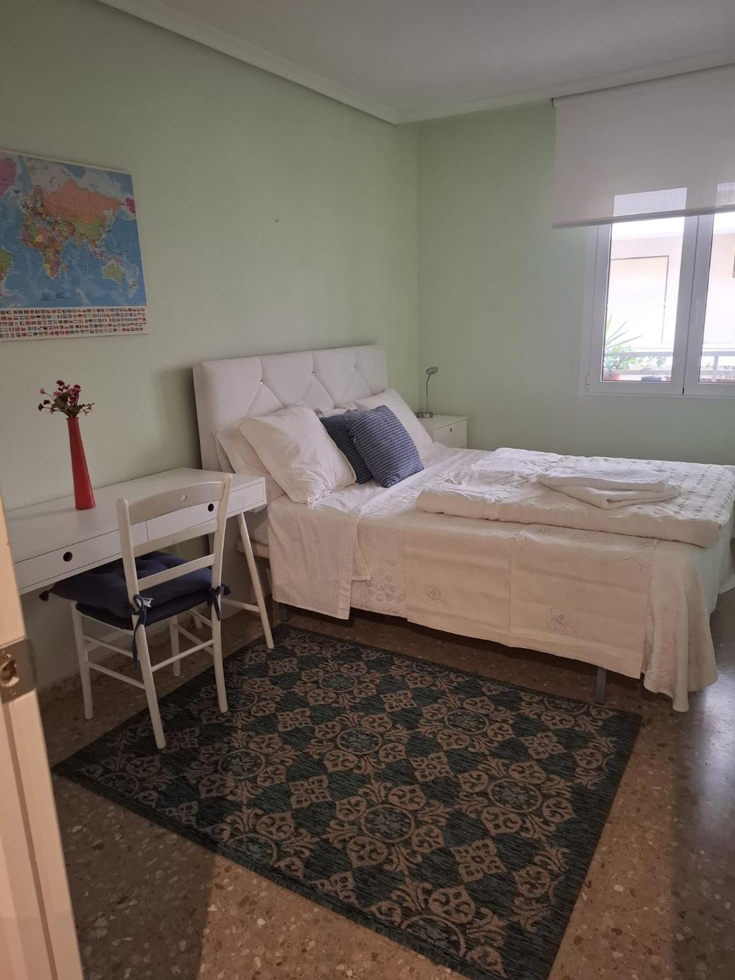 Private Room In A Shared Flat In Castellon 卡斯特利翁-德拉普拉纳 外观 照片
